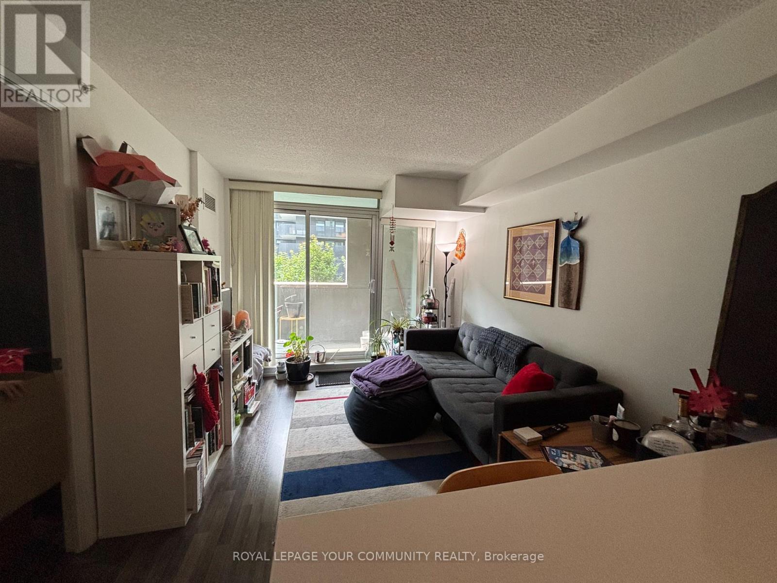 Photo 10 of 218 W 565 Wilson Avenue, Toronto ON