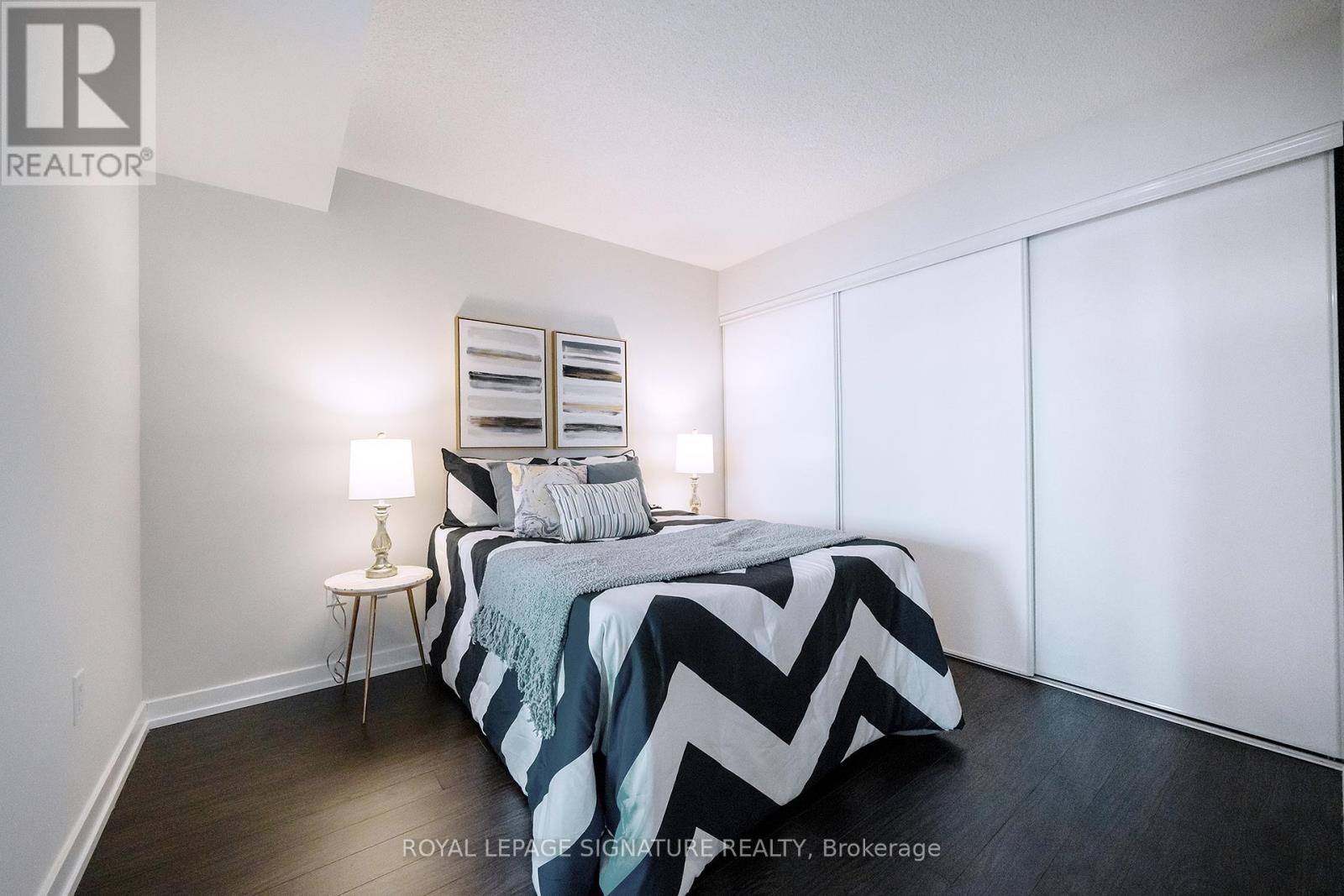 Photo 8 of 655 151 Dan Leckie Way, Toronto ON