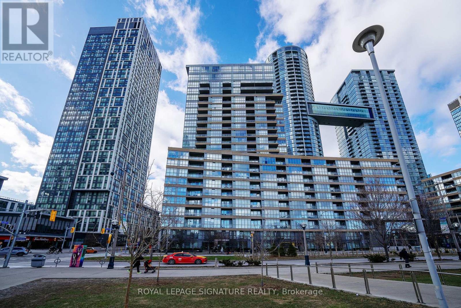 Photo 12 of 655 151 Dan Leckie Way, Toronto ON