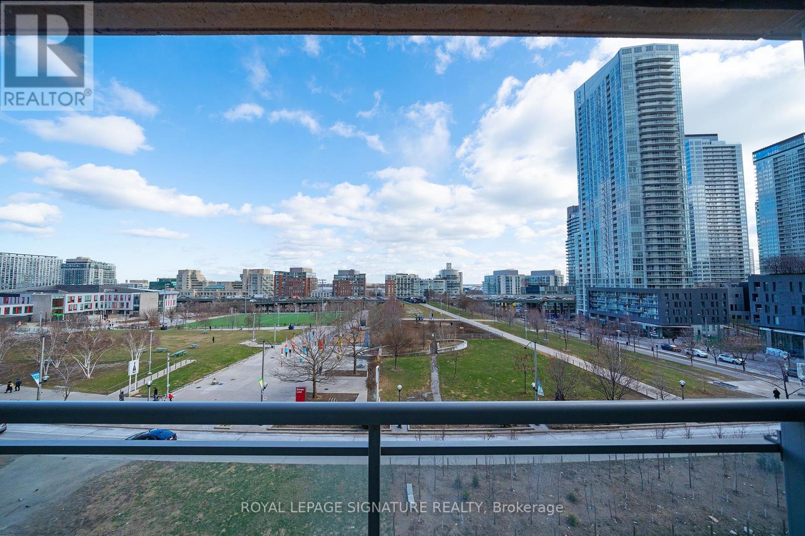 Photo 10 of 655 151 Dan Leckie Way, Toronto ON
