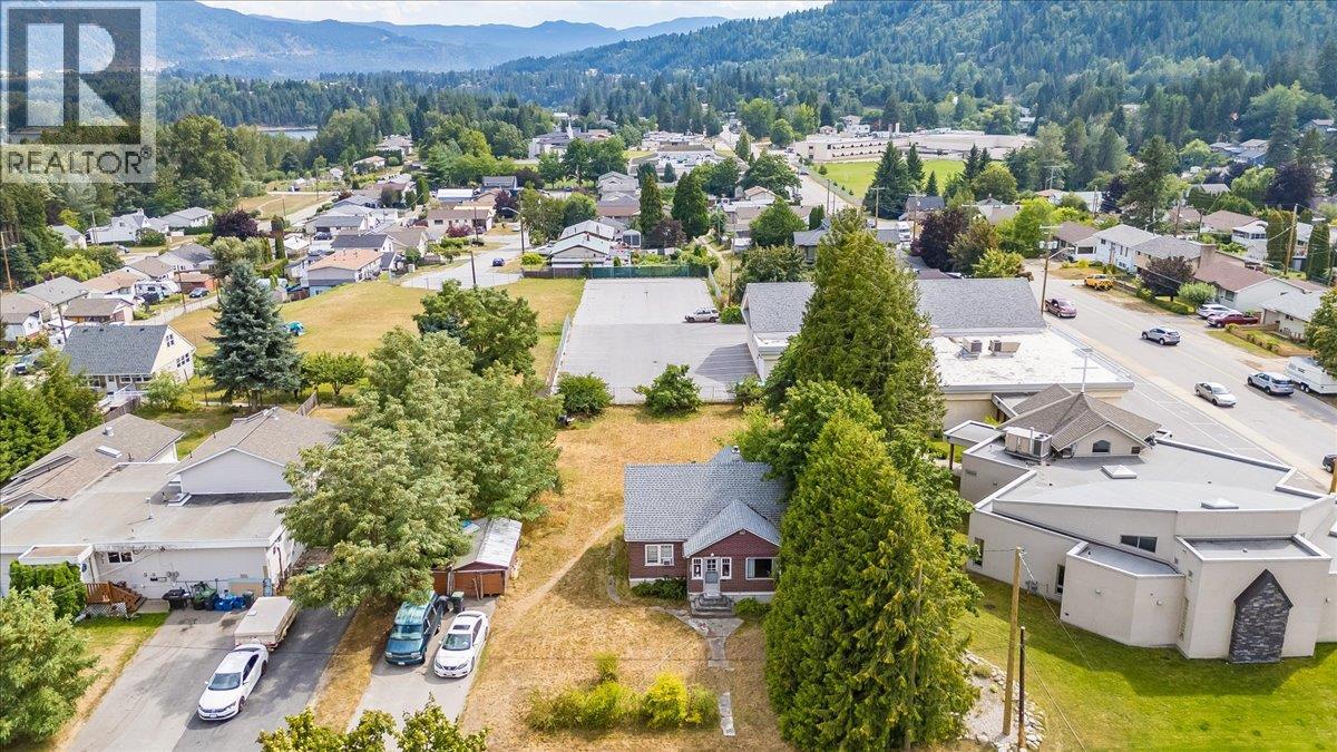 602 5th Street, Castlegar