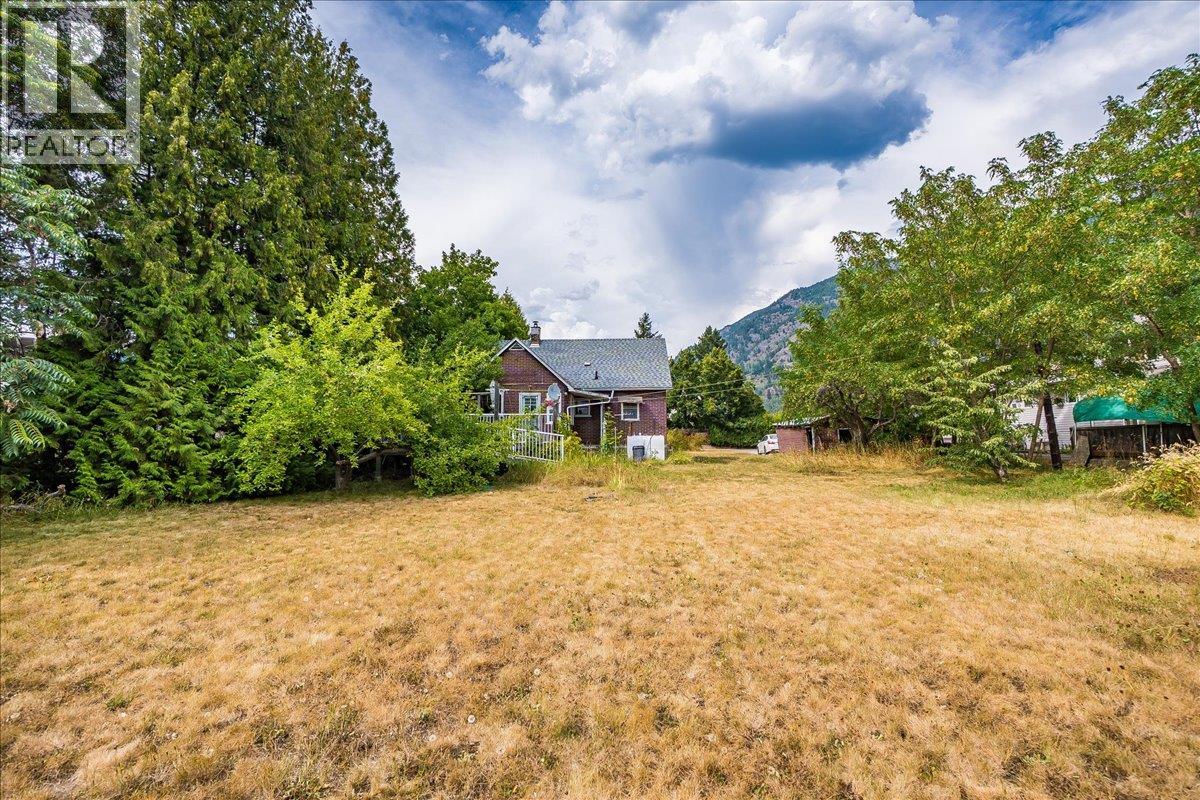 602 5th Street, Castlegar