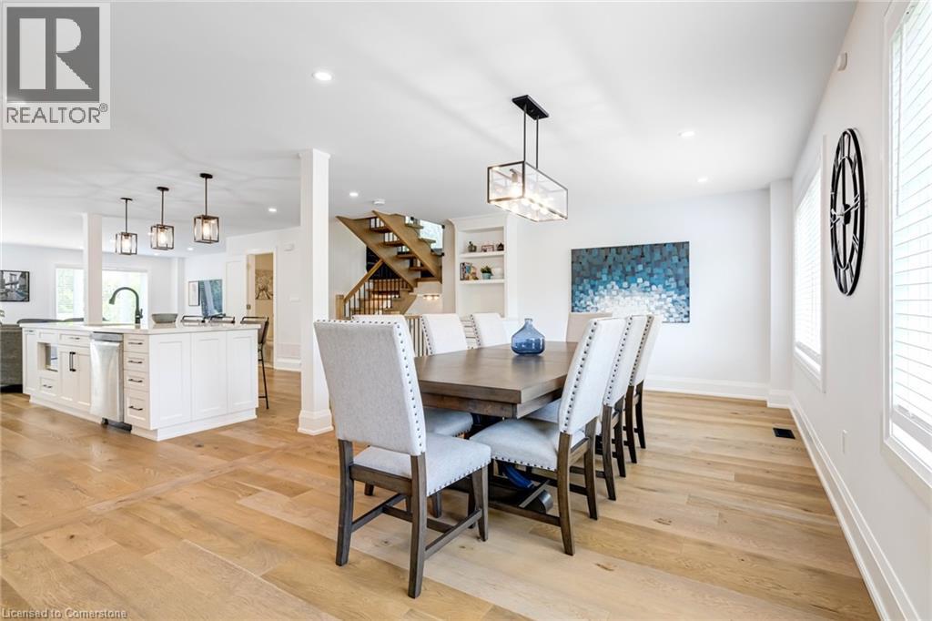 Photo 4 of 5199 Broughton Crescent, Burlington ON