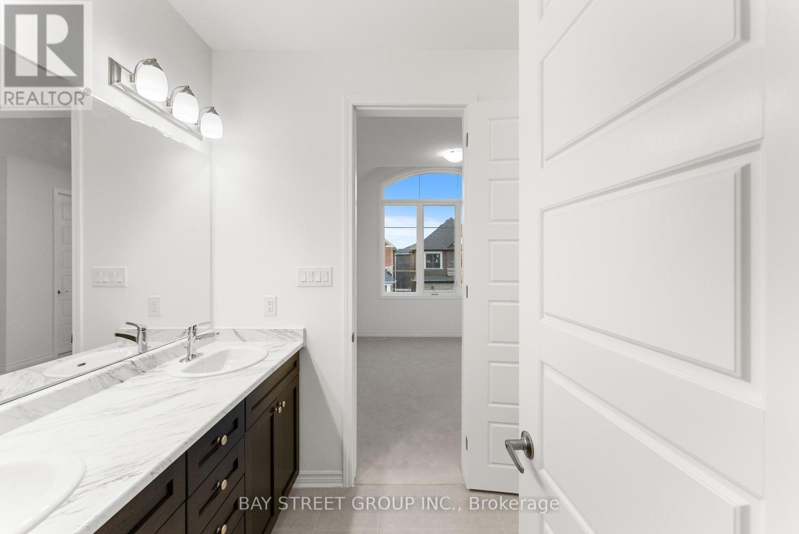 Photo 6 of 3316 Marchington Square, Pickering ON