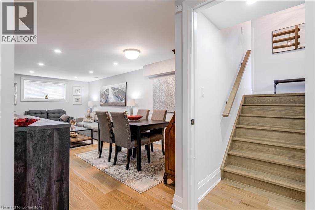 Photo 13 of 5199 Broughton Crescent, Burlington ON