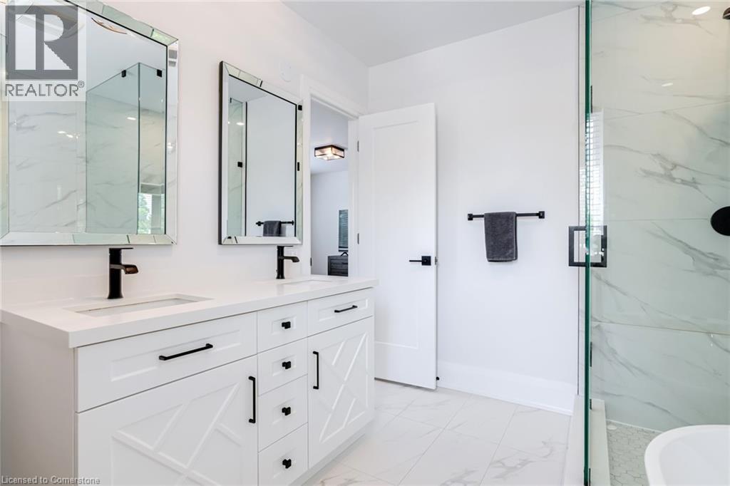 Photo 7 of 5199 Broughton Crescent, Burlington ON
