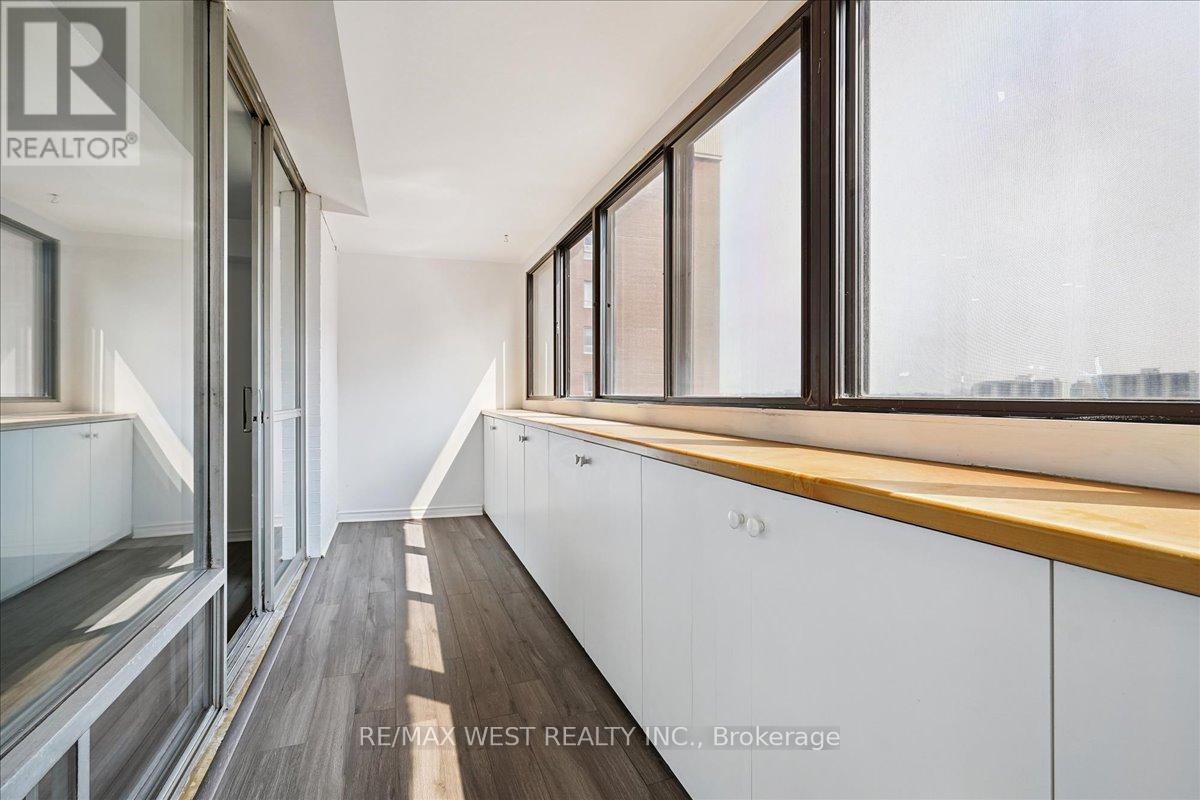 Photo 3 of 1514 5 Massey Square, Toronto ON