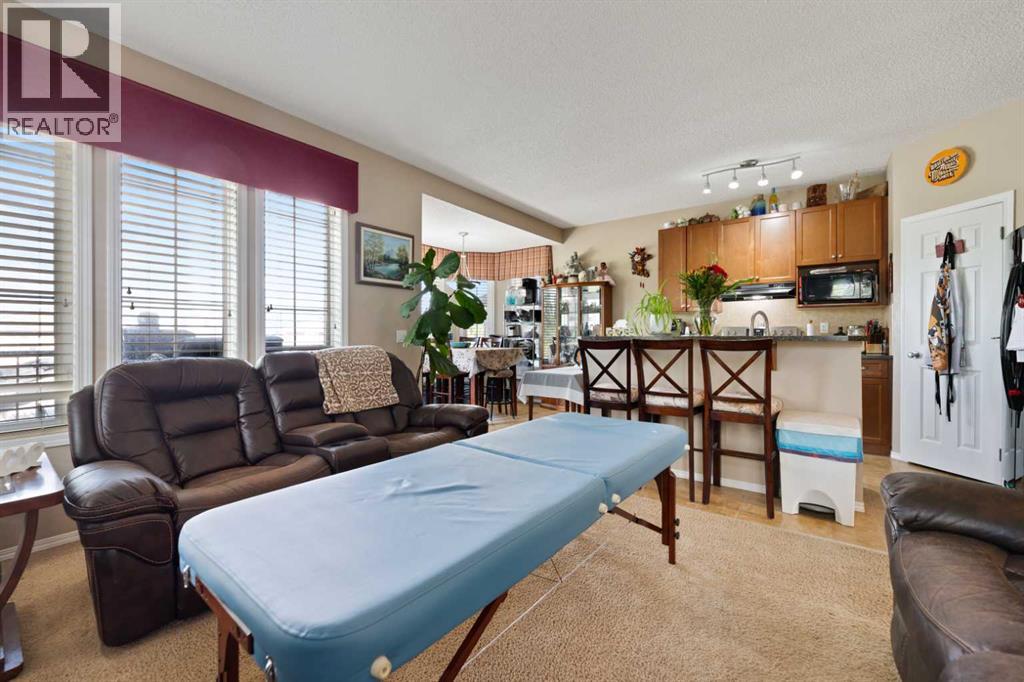 Single Family House for Sale in  Evansdale Way NW Evanston Calgary 