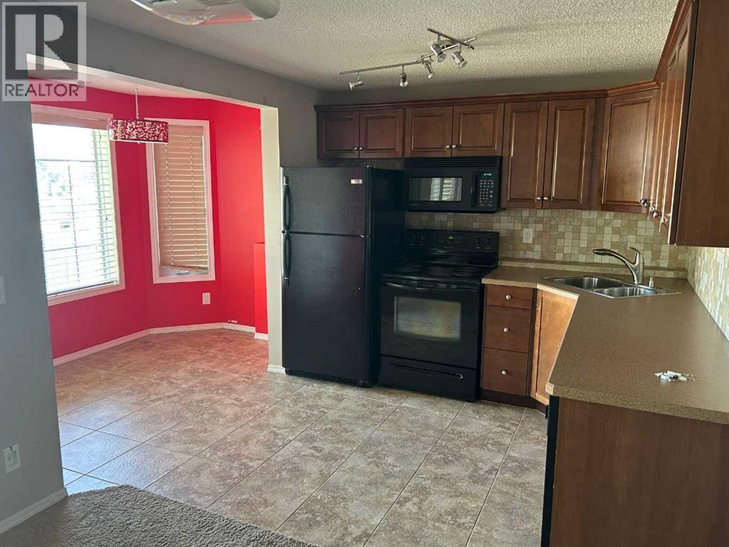 Single Family House for Sale in  Evansdale Way NW Evanston Calgary 