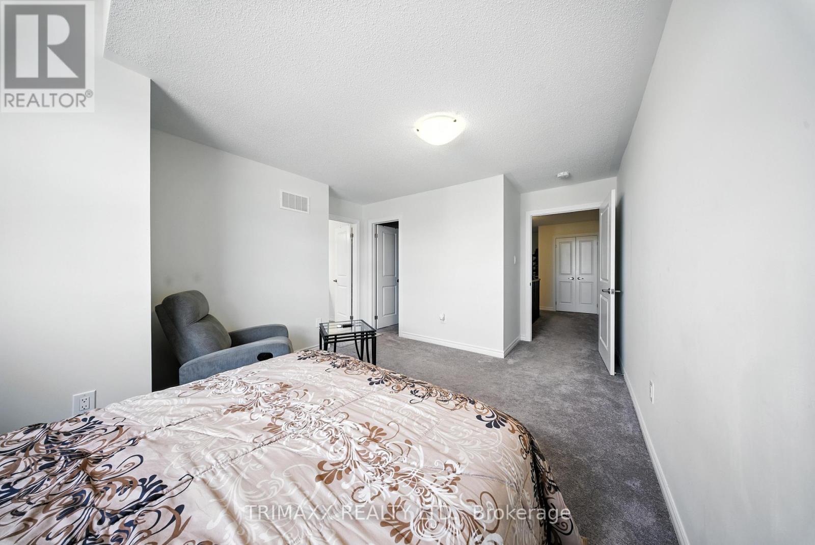 Photo 16 of 19 Molnar Crescent, Brantford ON