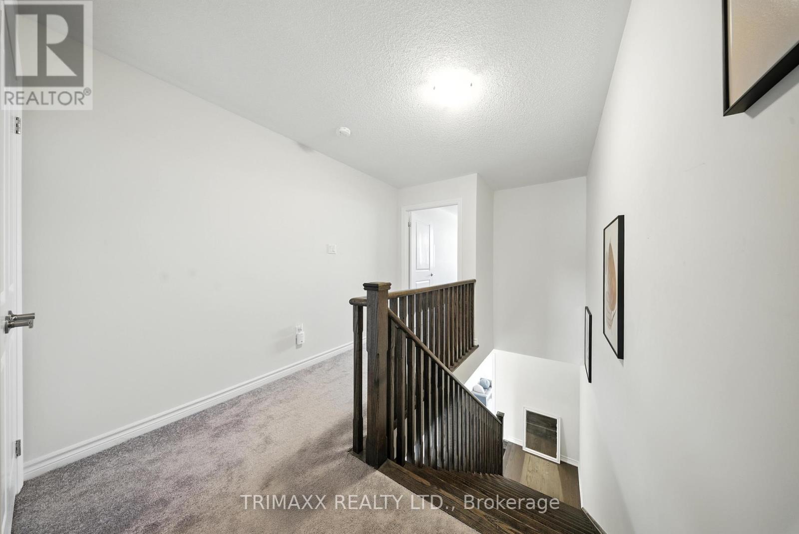 Photo 14 of 19 Molnar Crescent, Brantford ON