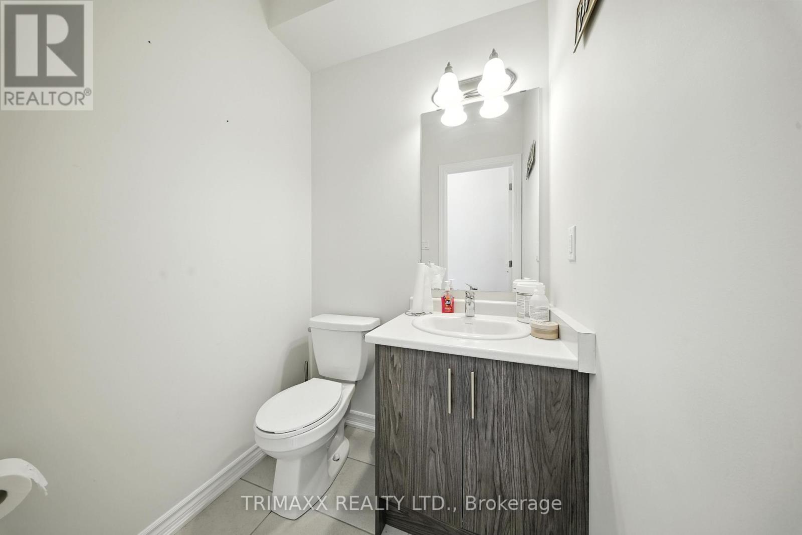 Photo 5 of 19 Molnar Crescent, Brantford ON