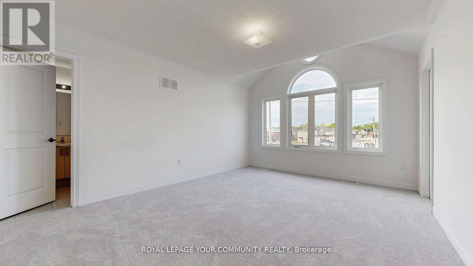 Photo 27 of 26 Baycroft Boulevard, Essa ON