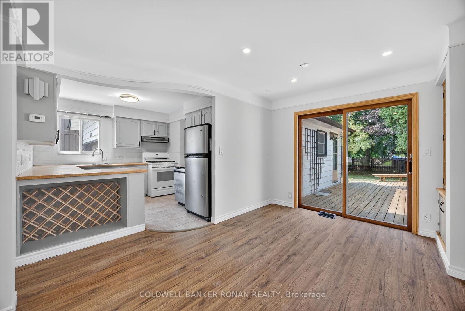 Photo 12 of 180 Wellington Street E, New Tecumseth ON
