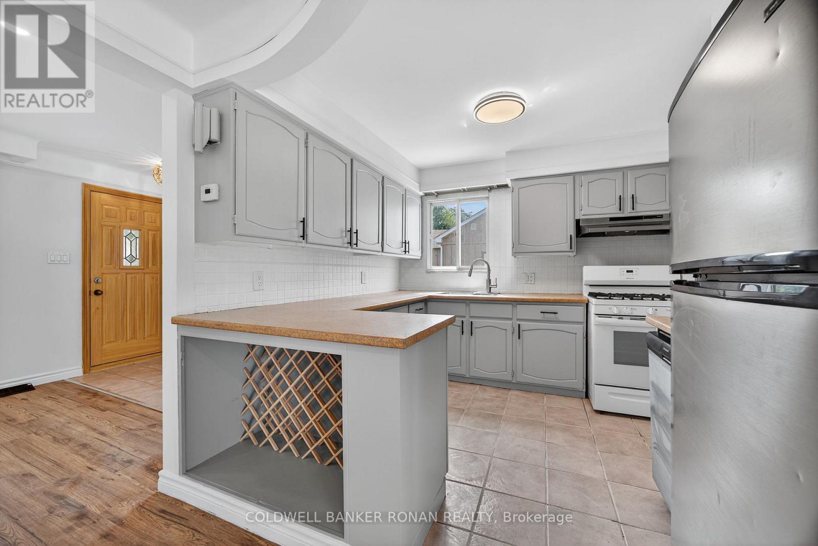 Photo 17 of 180 Wellington Street E, New Tecumseth ON
