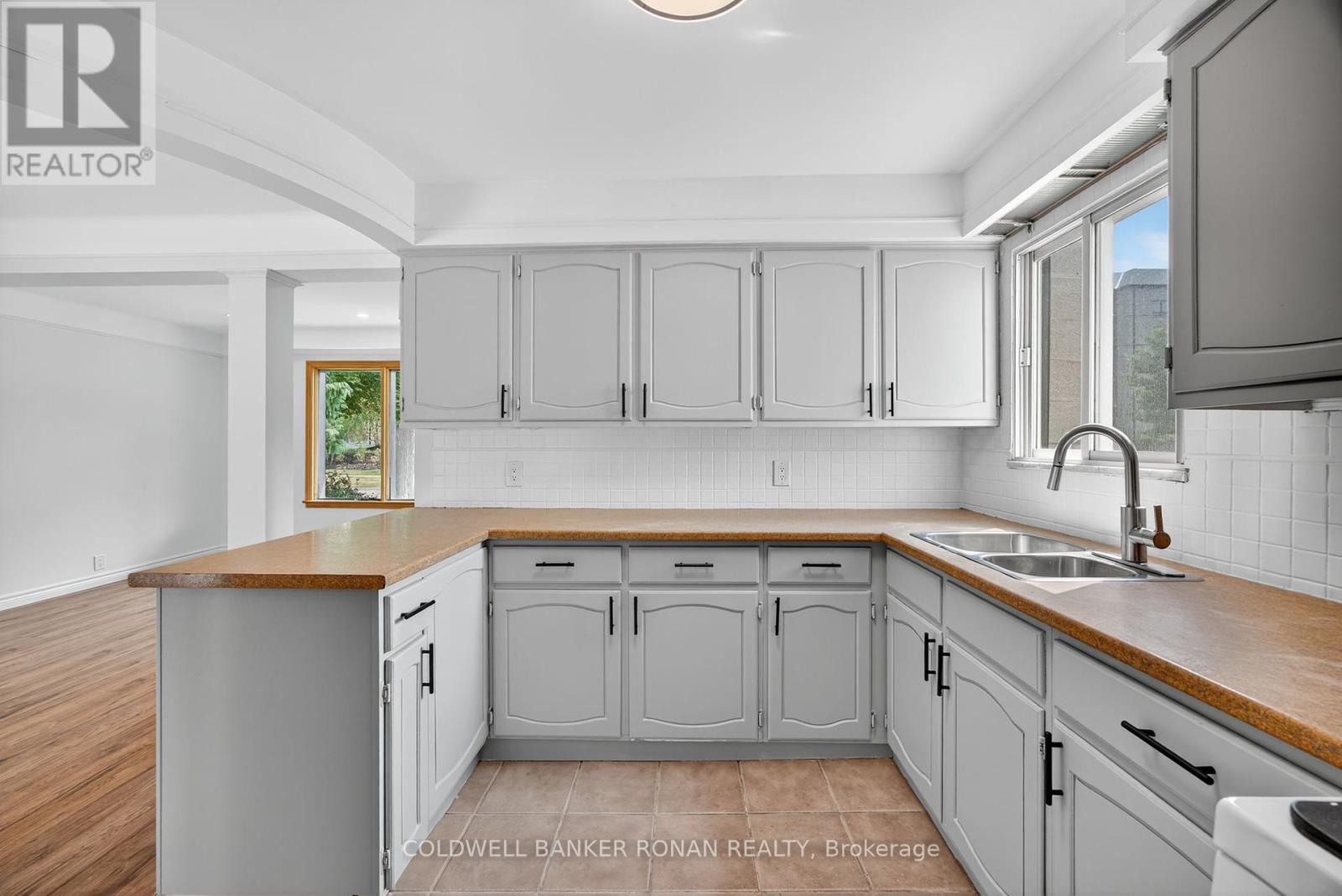 Photo 21 of 180 Wellington Street E, New Tecumseth ON