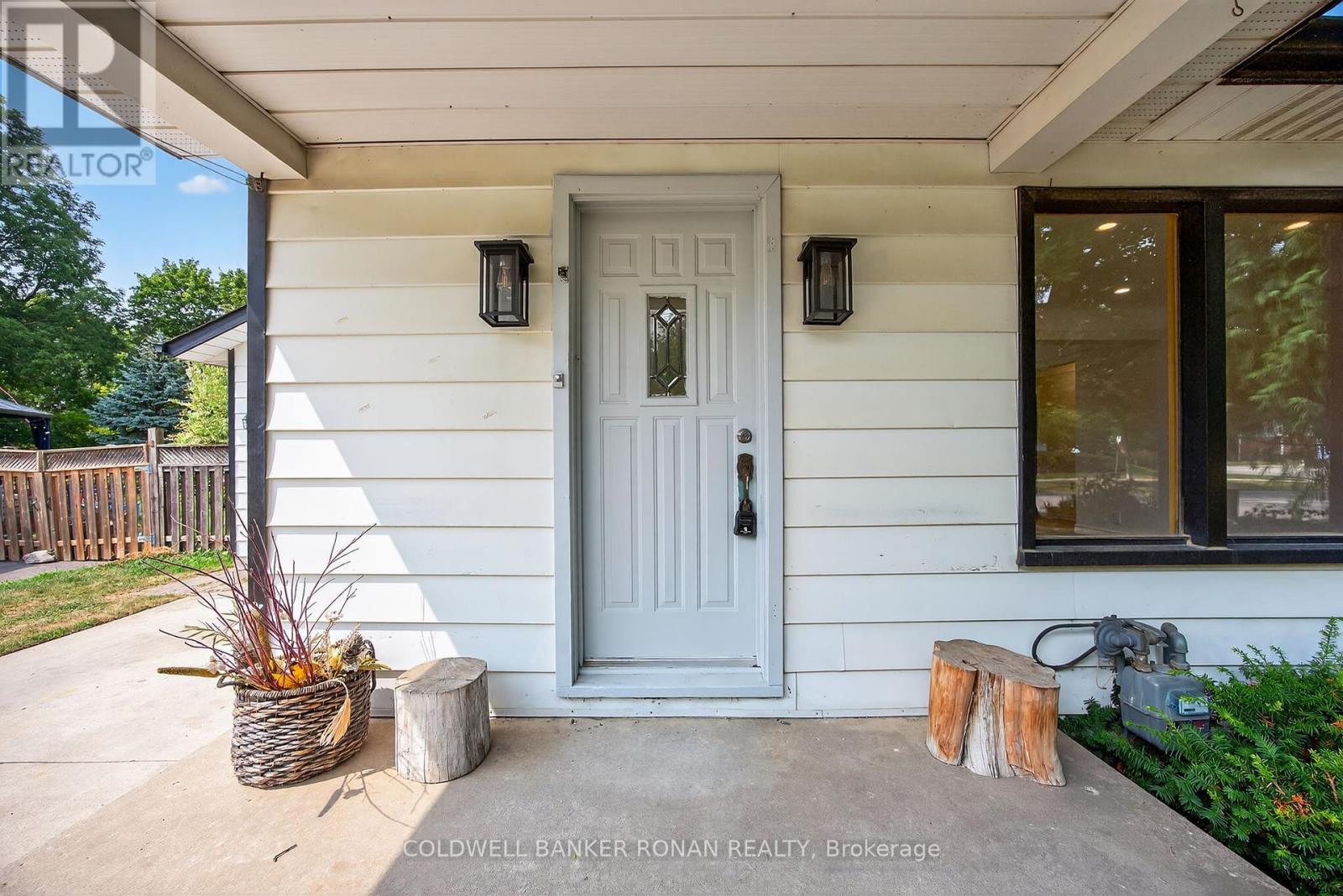 Photo 3 of 180 Wellington Street E, New Tecumseth ON
