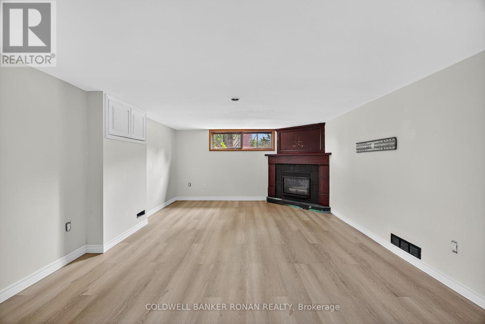 Photo 38 of 180 Wellington Street E, New Tecumseth ON