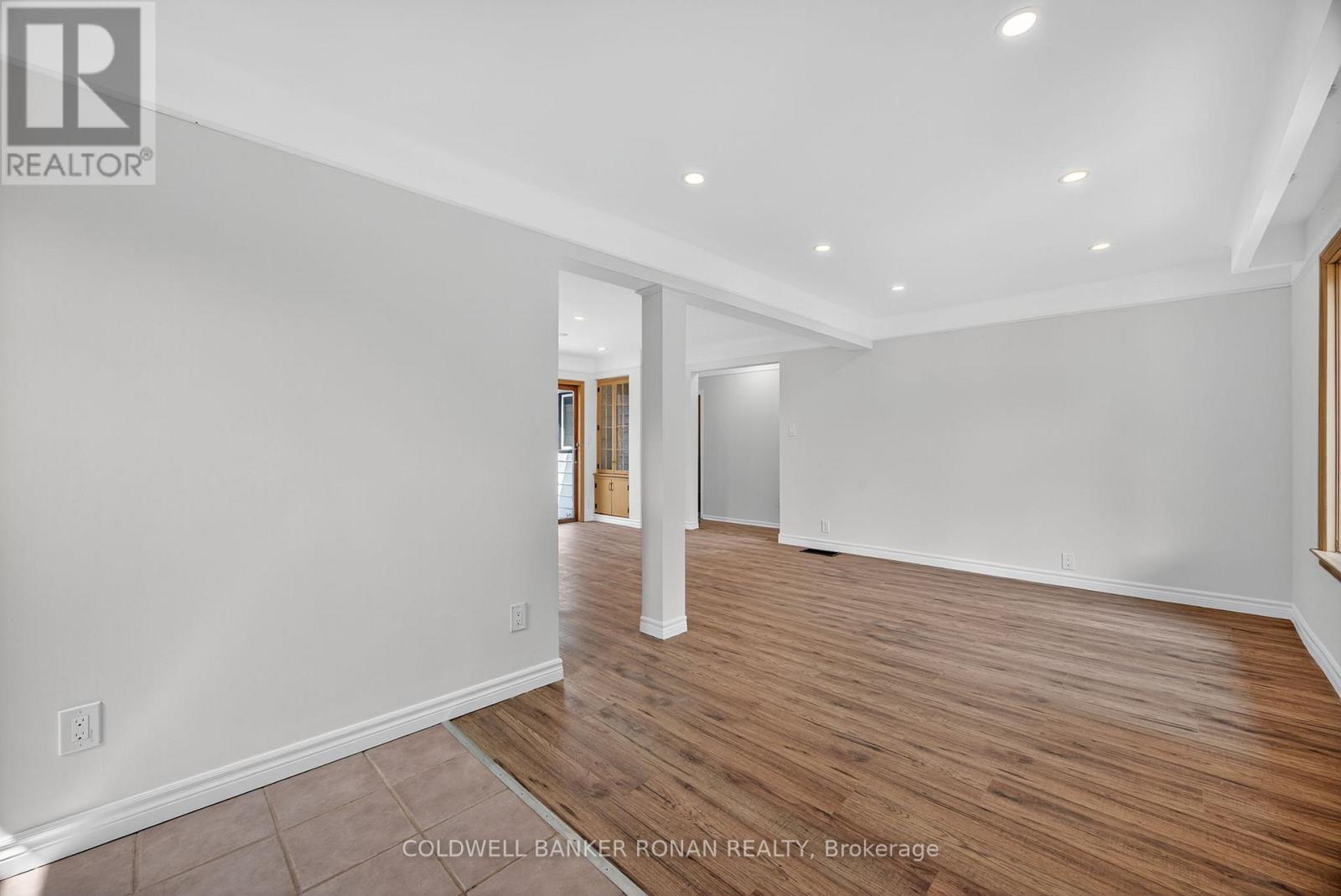 Photo 4 of 180 Wellington Street E, New Tecumseth ON