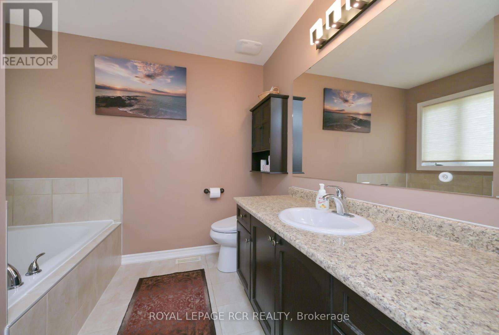 Photo 13 of 14 Holt Drive, New Tecumseth ON