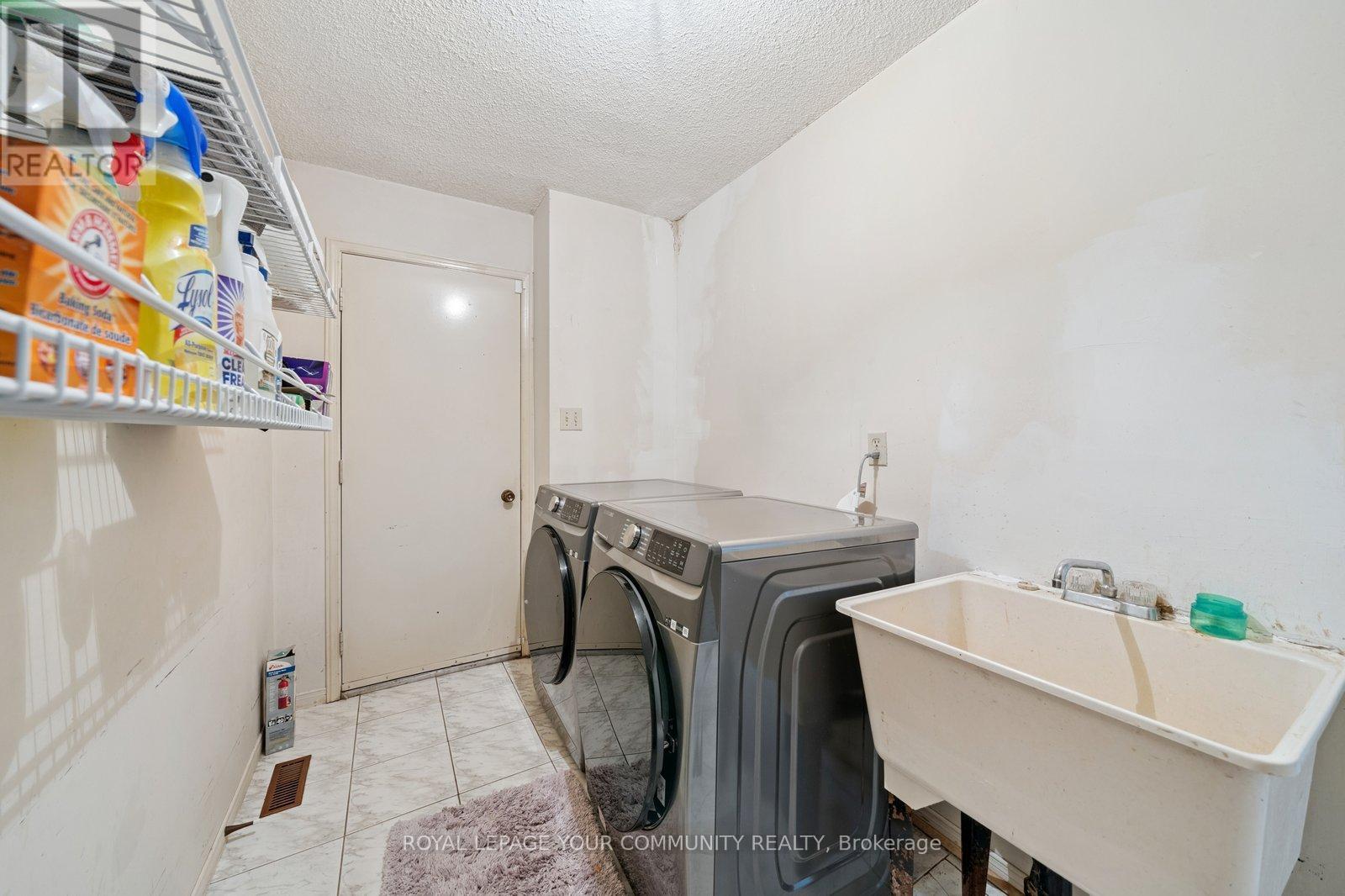 Photo 20 of 194 Carrington Drive, Richmond Hill ON
