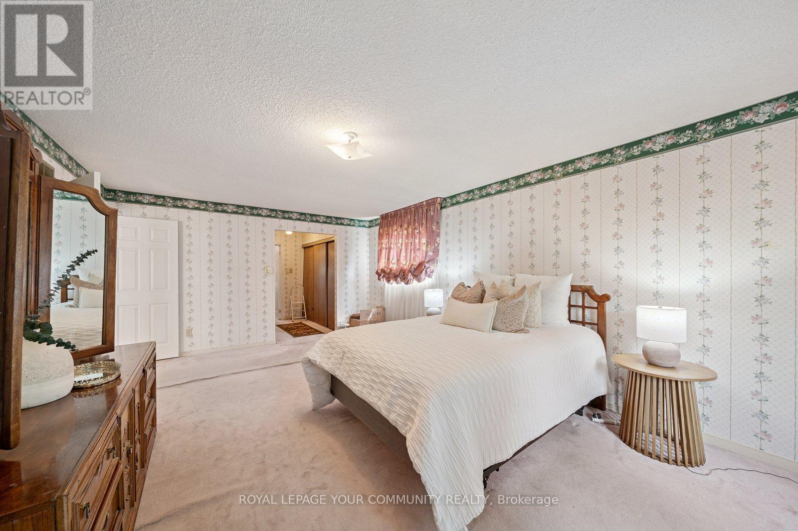 Photo 23 of 194 Carrington Drive, Richmond Hill ON