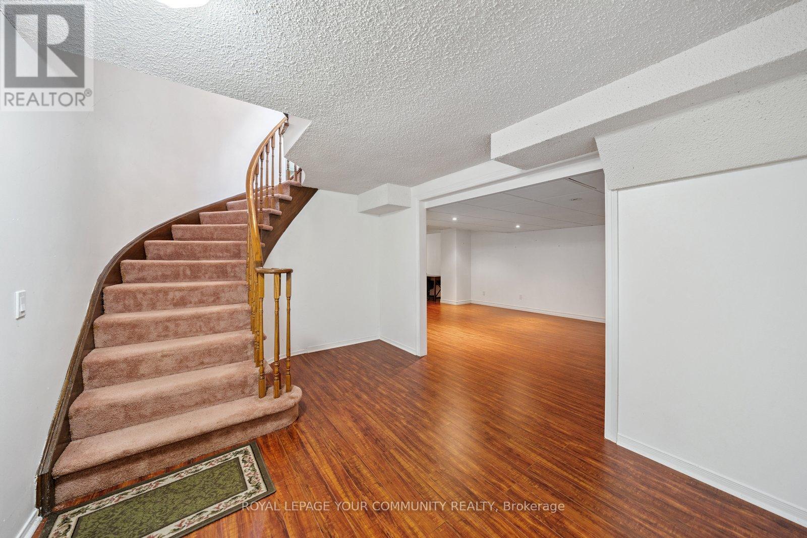 Photo 33 of 194 Carrington Drive, Richmond Hill ON