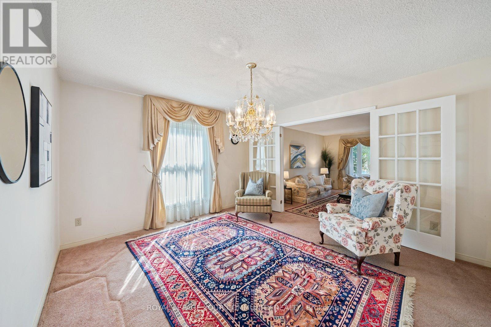 Photo 8 of 194 Carrington Drive, Richmond Hill ON