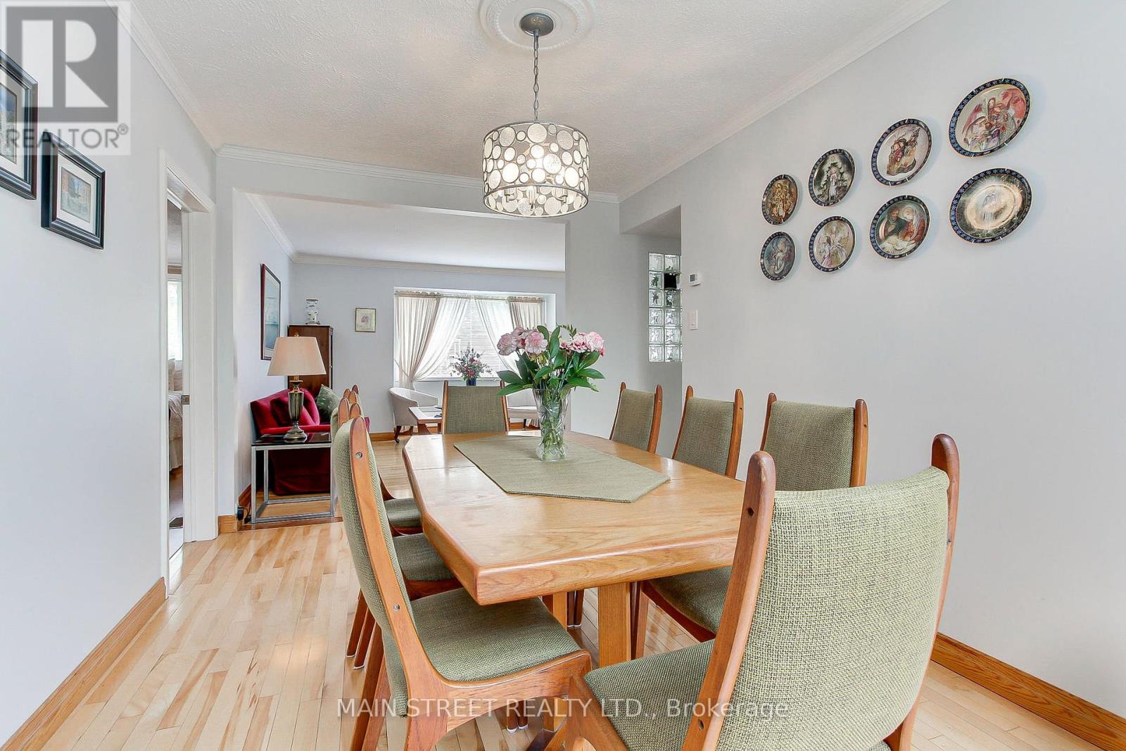 Photo 10 of 241 Andrew Street, Newmarket ON