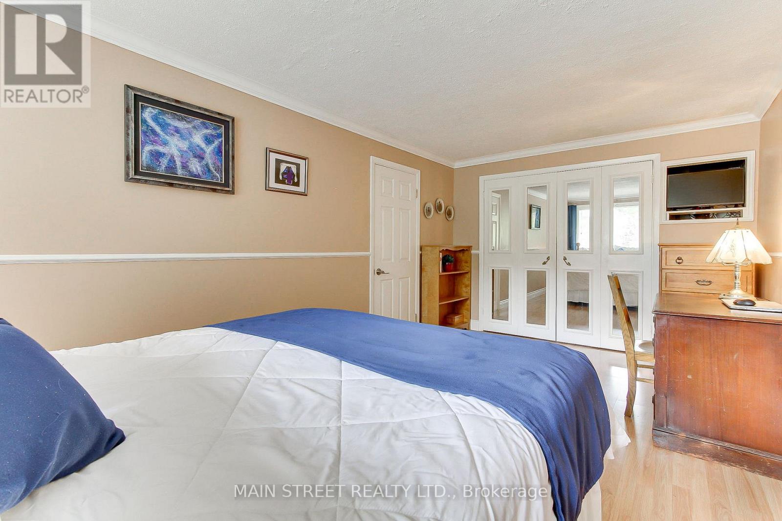 Photo 11 of 241 Andrew Street, Newmarket ON