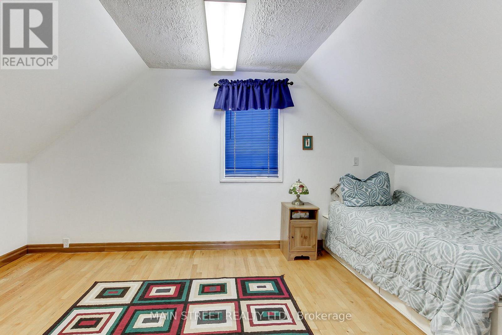Photo 37 of 241 Andrew Street, Newmarket ON