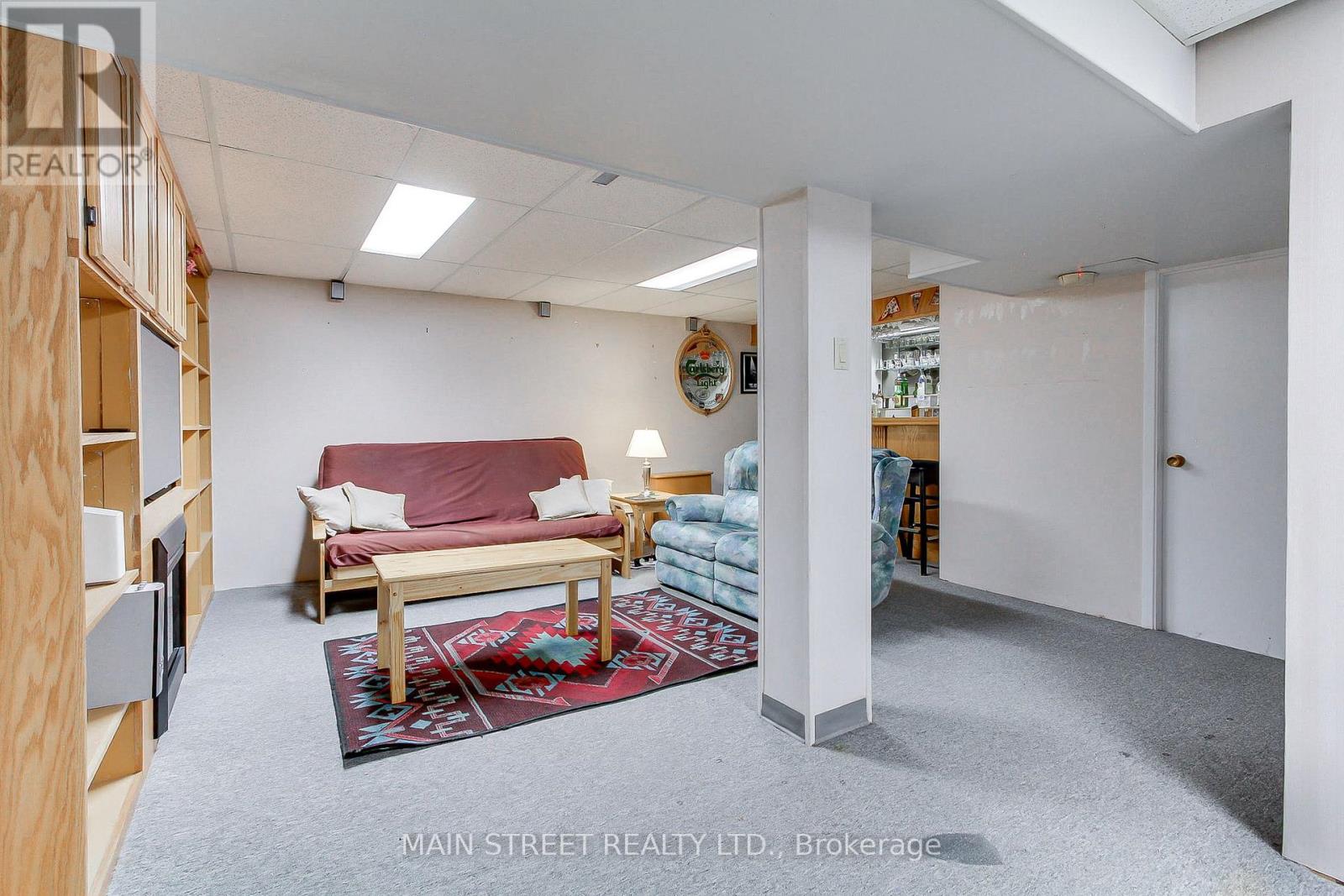 Photo 2 of 241 Andrew Street, Newmarket ON