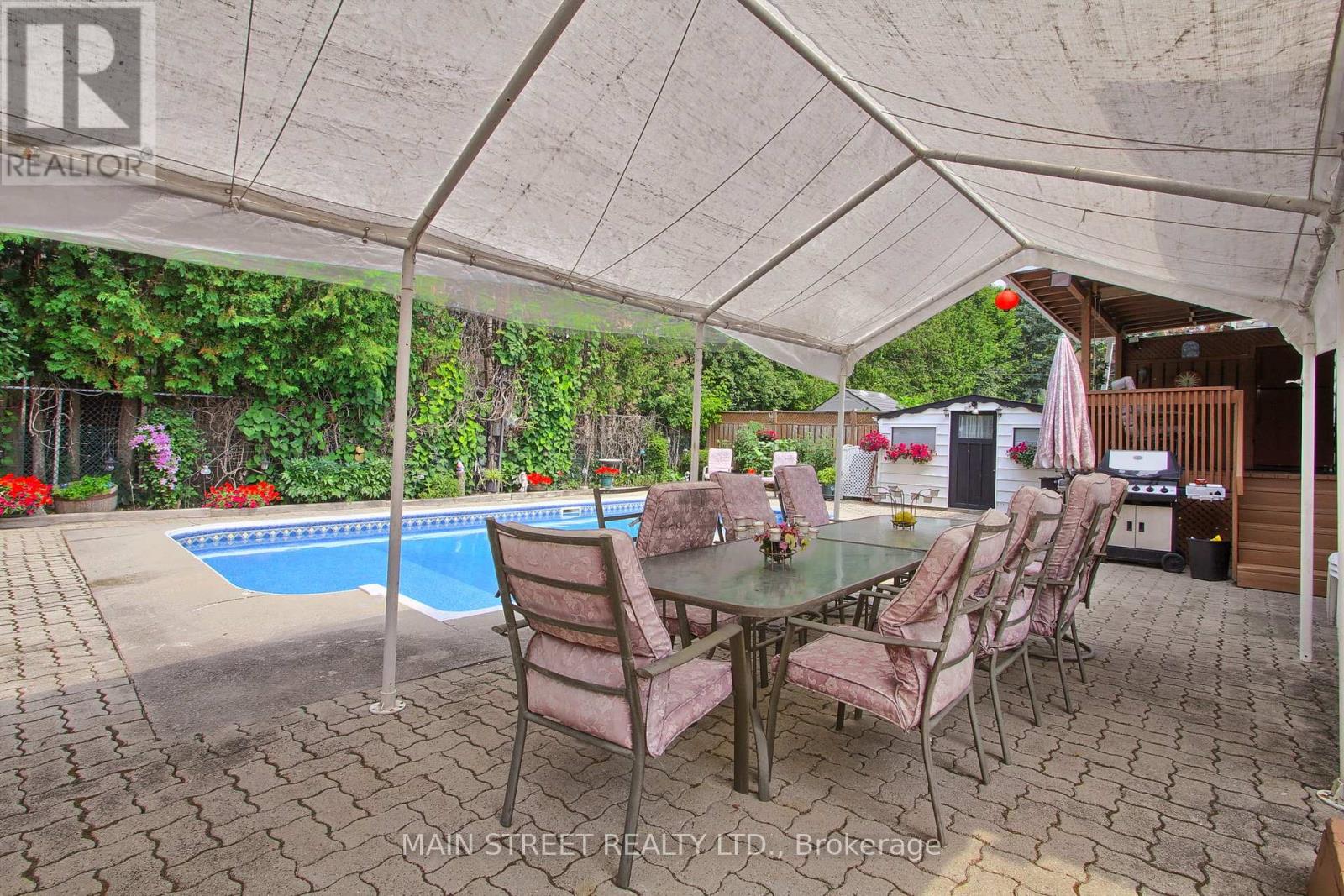 Photo 24 of 241 Andrew Street, Newmarket ON