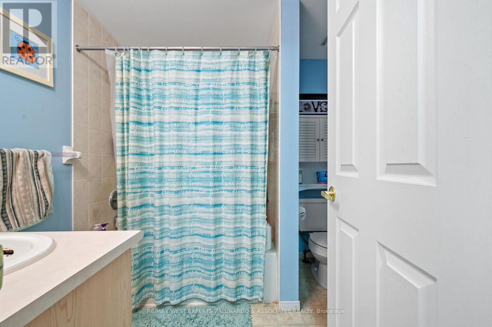 Photo 13 of 11 Raymond Crescent, Barrie ON