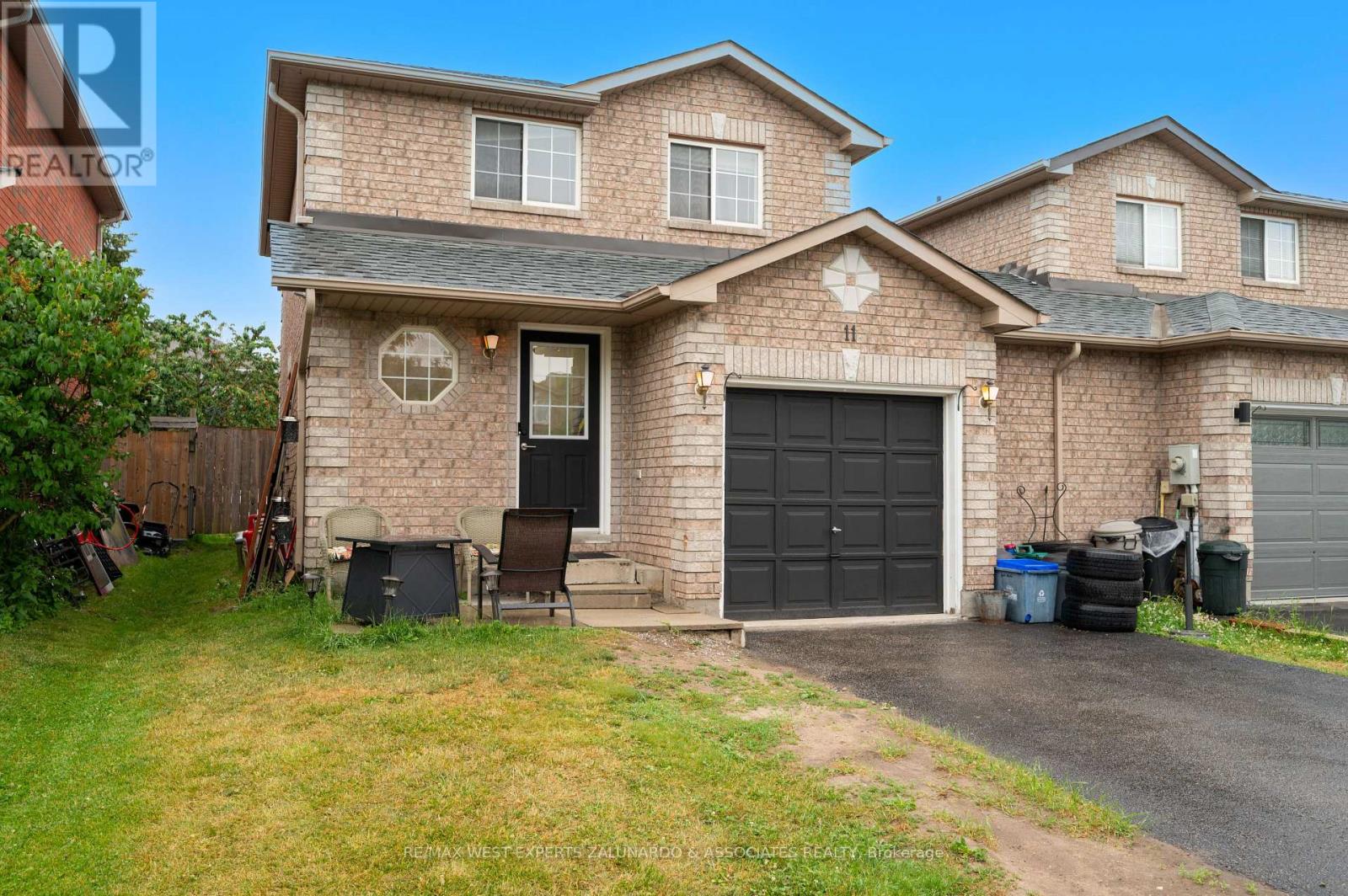 Photo 18 of 11 Raymond Crescent, Barrie ON