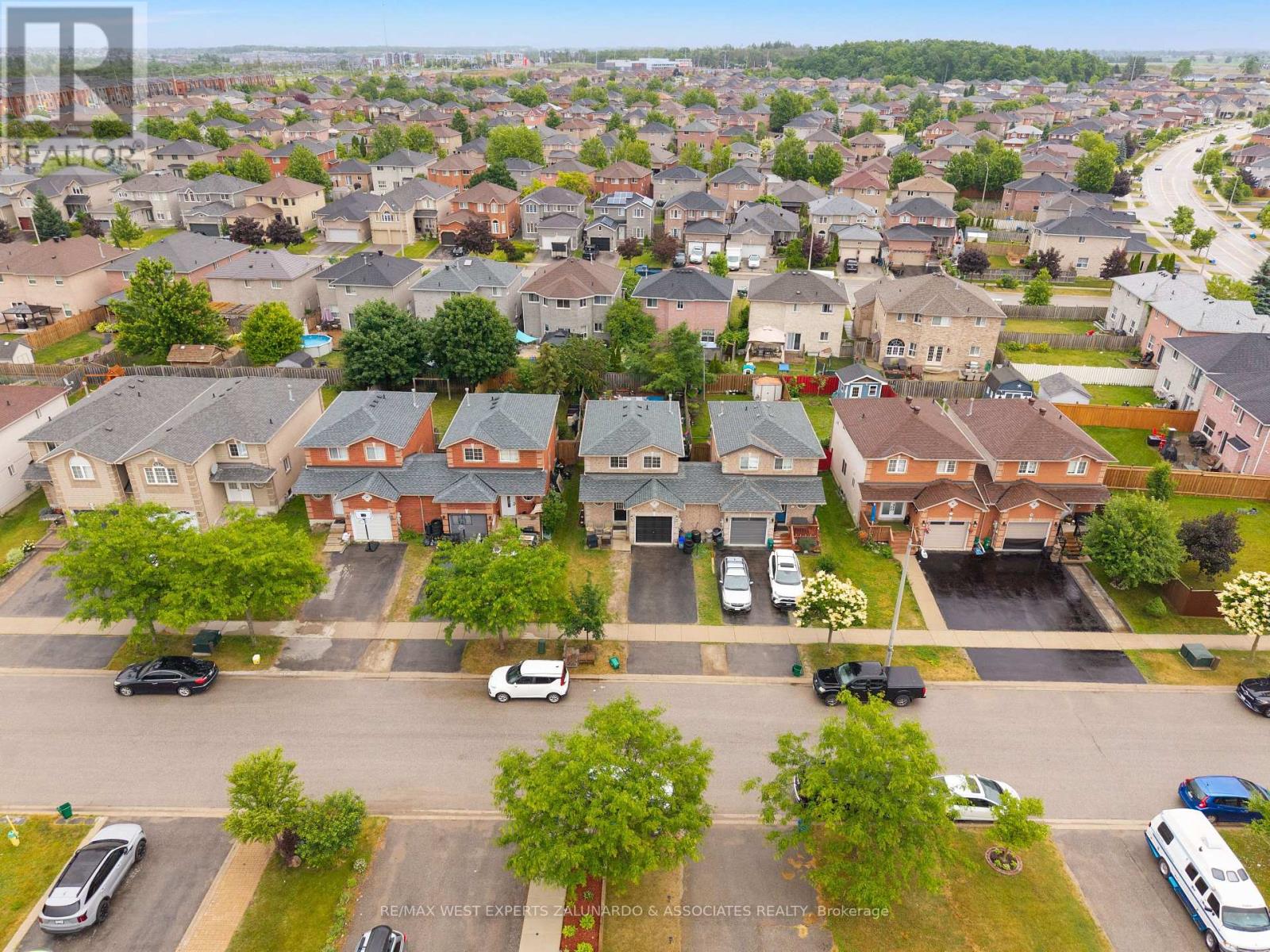 Photo 6 of 11 Raymond Crescent, Barrie ON