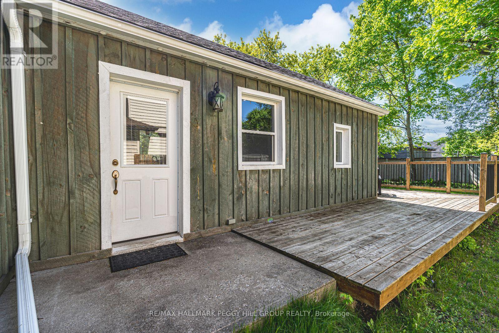Photo 3 of 14 Cumberland Street, Barrie ON