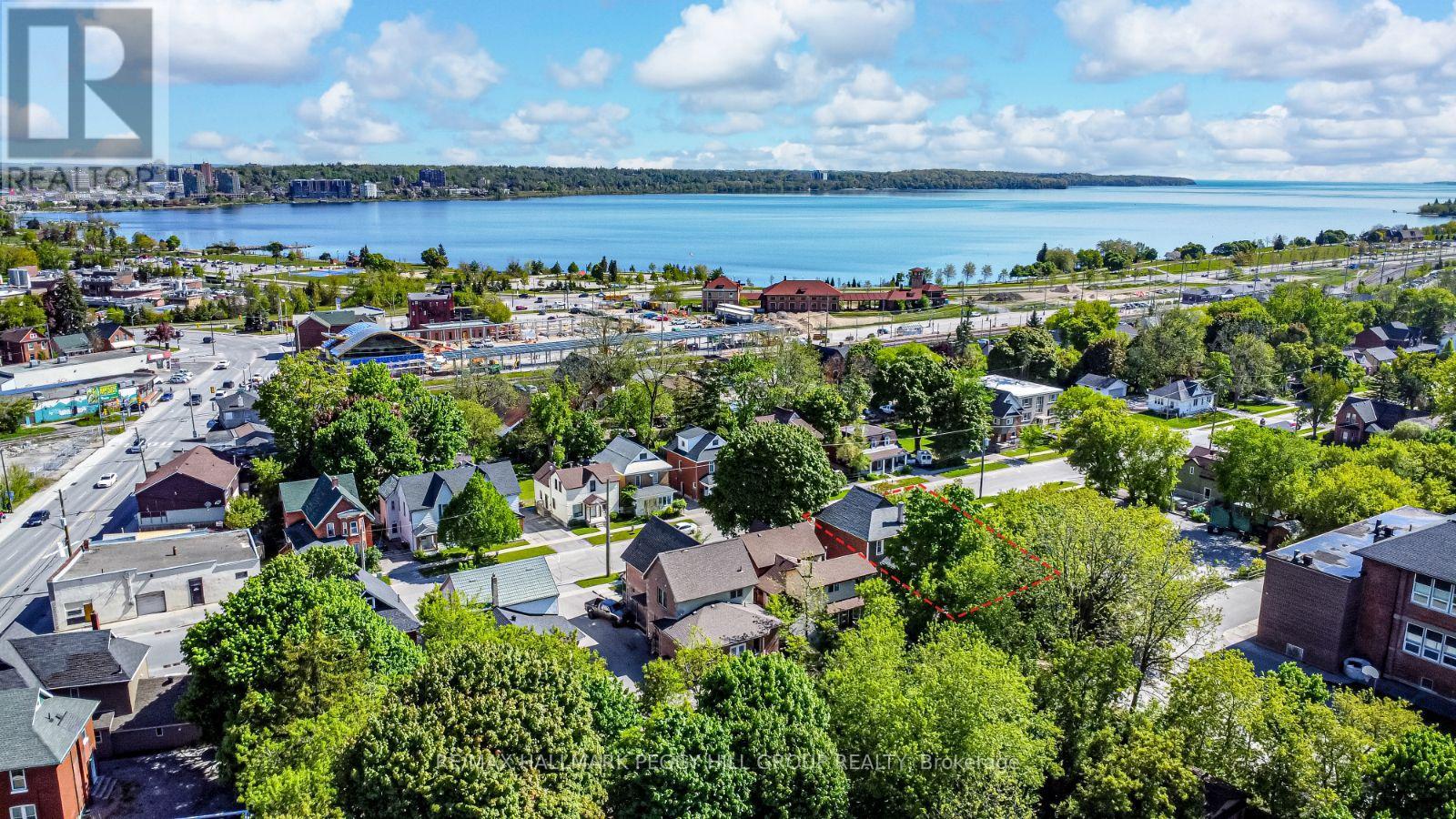Photo 11 of 14 Cumberland Street, Barrie ON