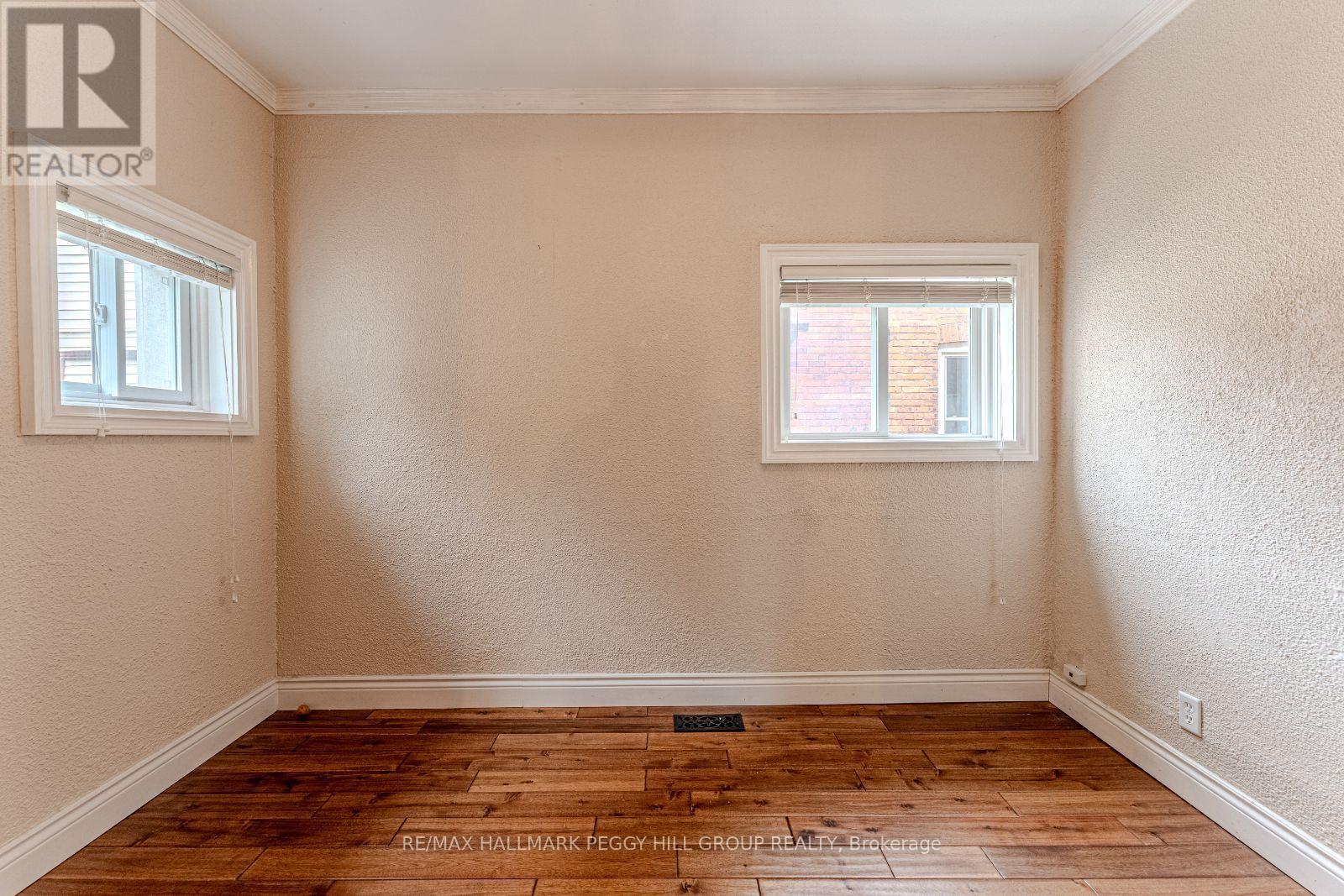Photo 19 of 14 Cumberland Street, Barrie ON