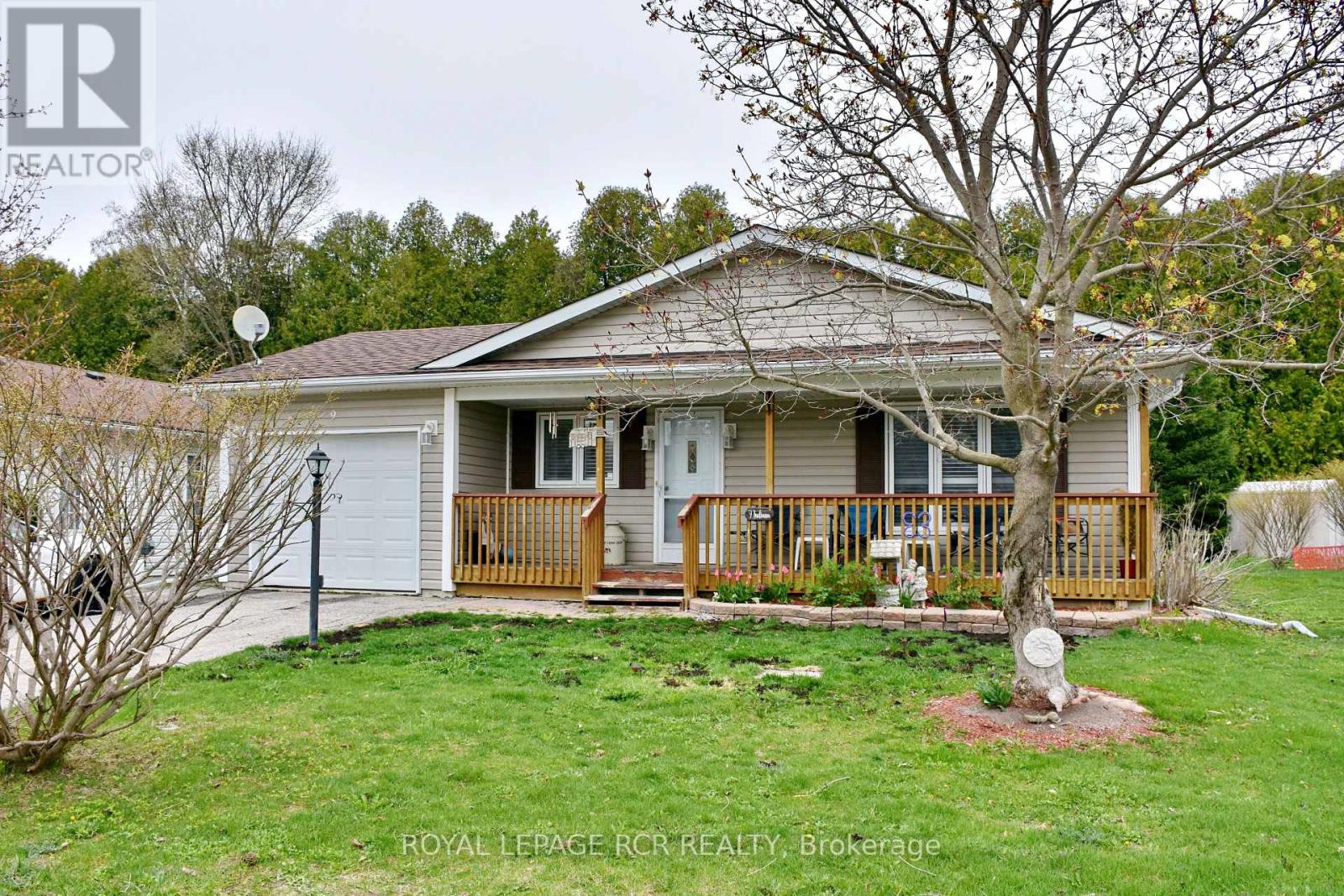 Photo 1 of 9 Indiana Avenue, Wasaga Beach ON