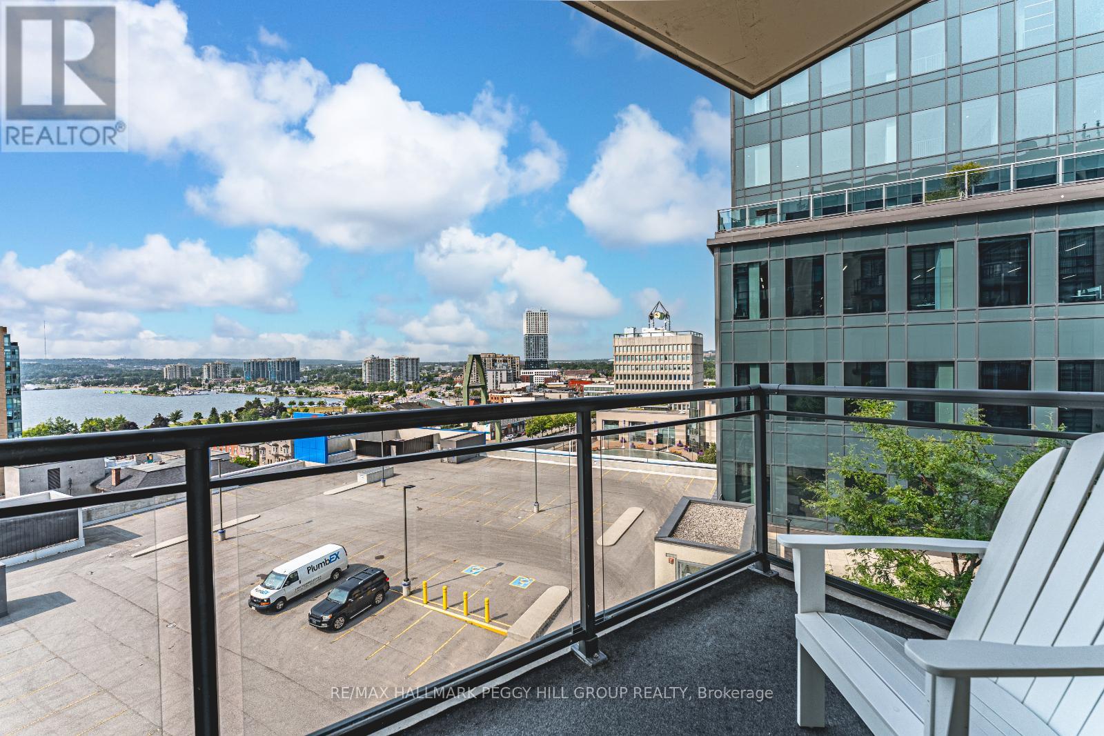Photo 10 of 511 111 Worsley Street, Barrie ON