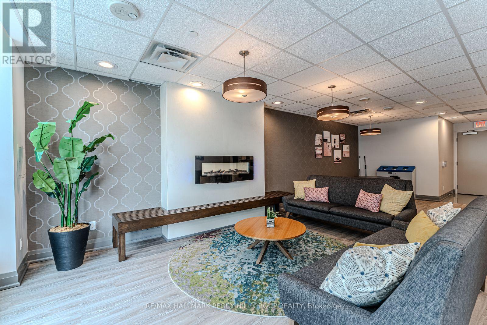 Photo 14 of 511 111 Worsley Street, Barrie ON