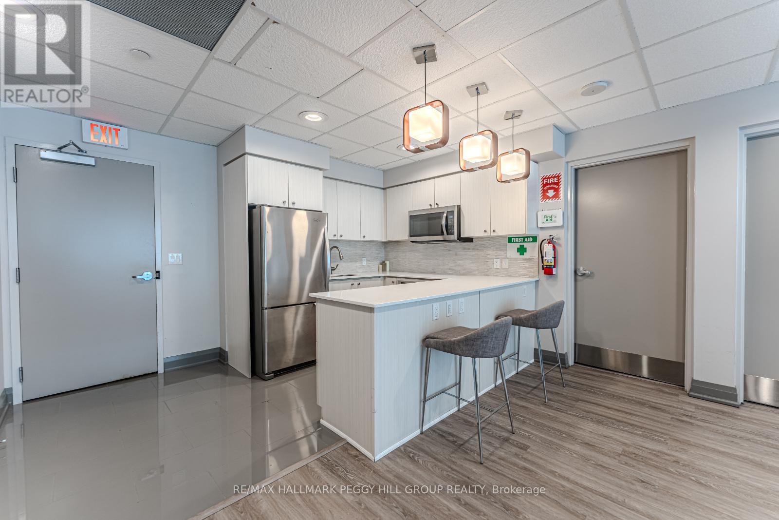 Photo 19 of 511 111 Worsley Street, Barrie ON