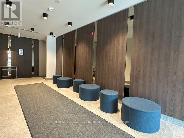 Photo 2 of 405 1440 Clarriage Court, Milton ON