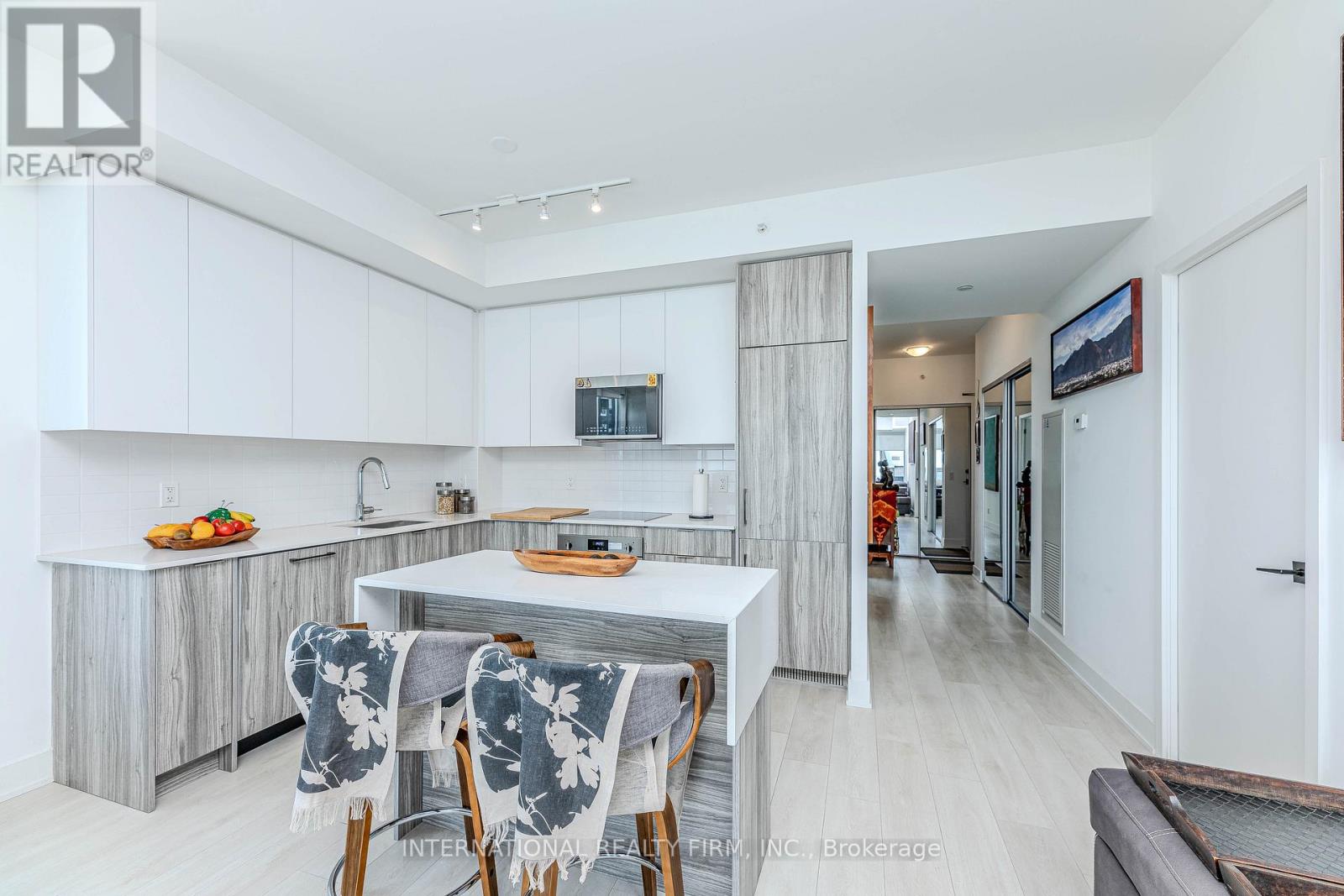 Photo 3 of 1307 2481 Taunton Road, Oakville ON
