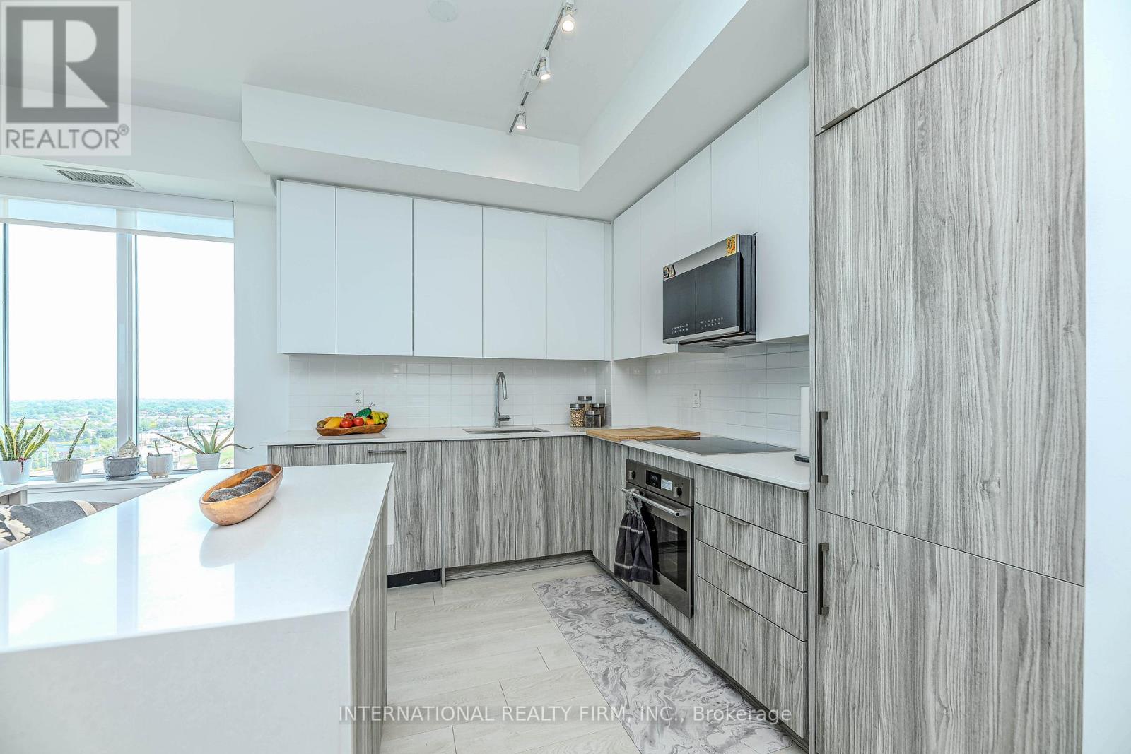Photo 8 of 1307 2481 Taunton Road, Oakville ON
