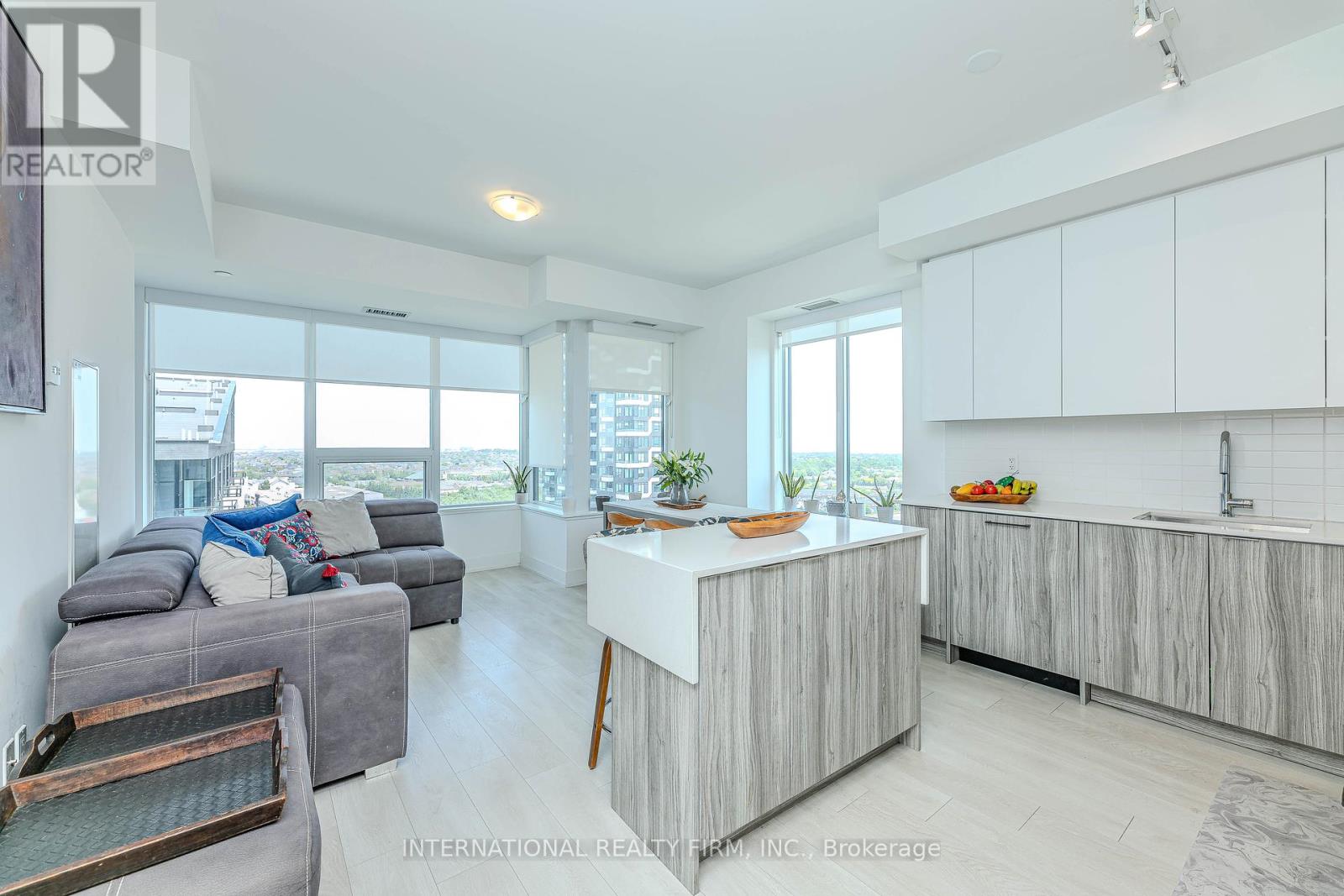 Photo 4 of 1307 2481 Taunton Road, Oakville ON