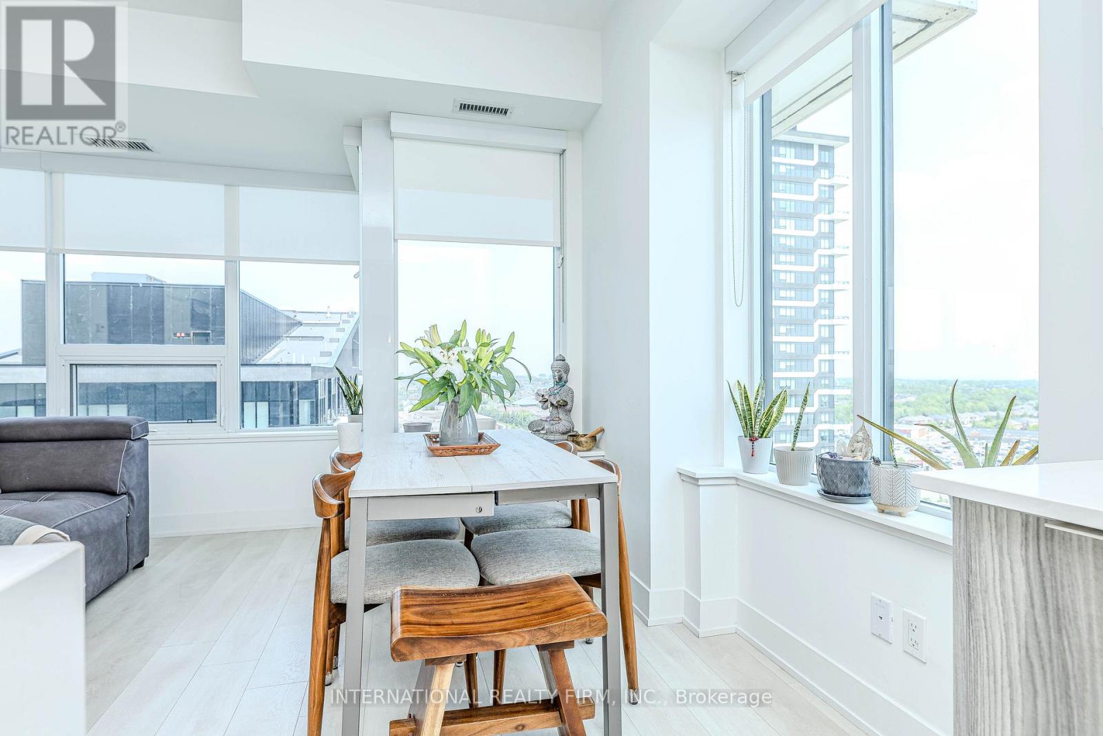 Photo 6 of 1307 2481 Taunton Road, Oakville ON