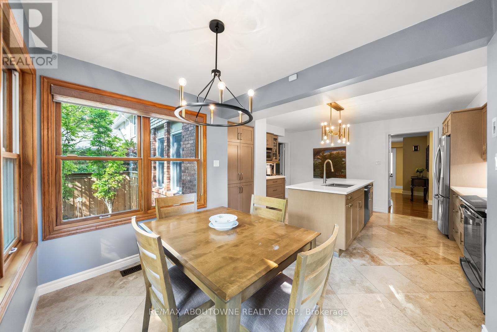 Photo 17 of 2262 Constance Drive, Oakville ON