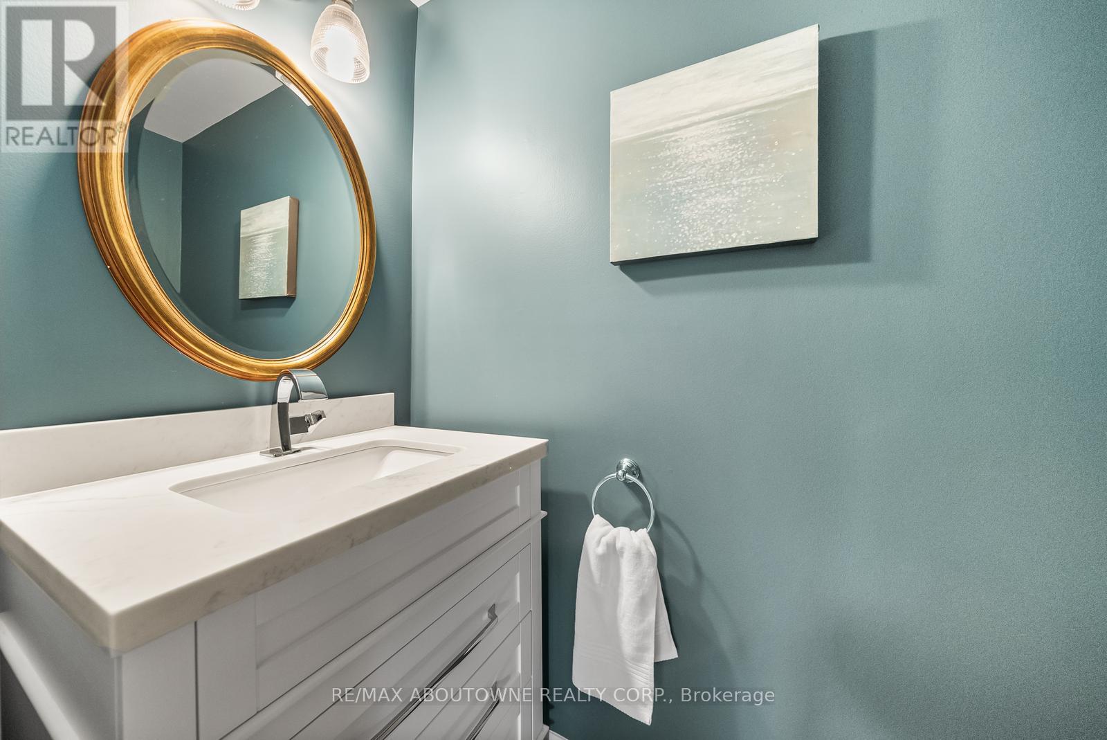 Photo 20 of 2262 Constance Drive, Oakville ON